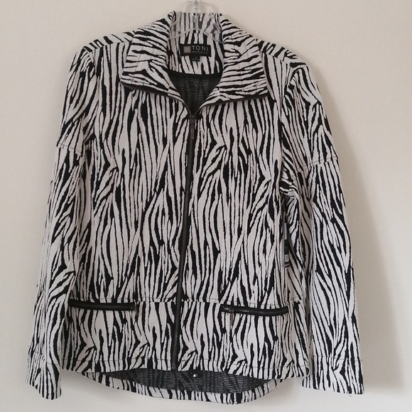 NWT, TONI MORGAN , black/white ladies knit blazer/jacket ,size small - Picture 1 of 16